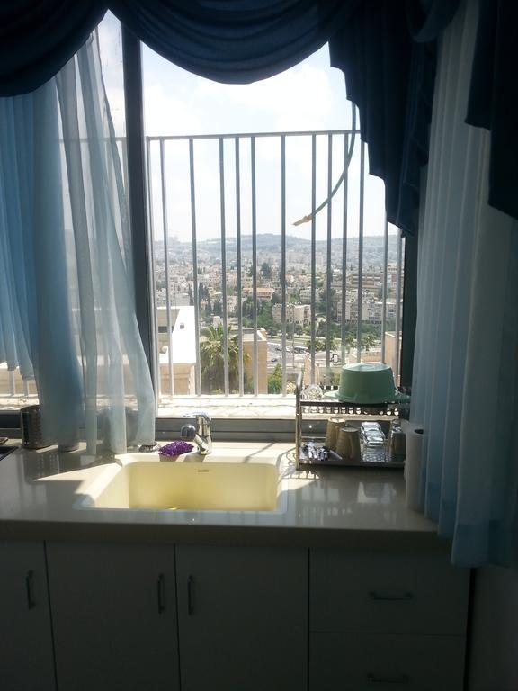 Holyland Apartments Йерусалим Стая снимка